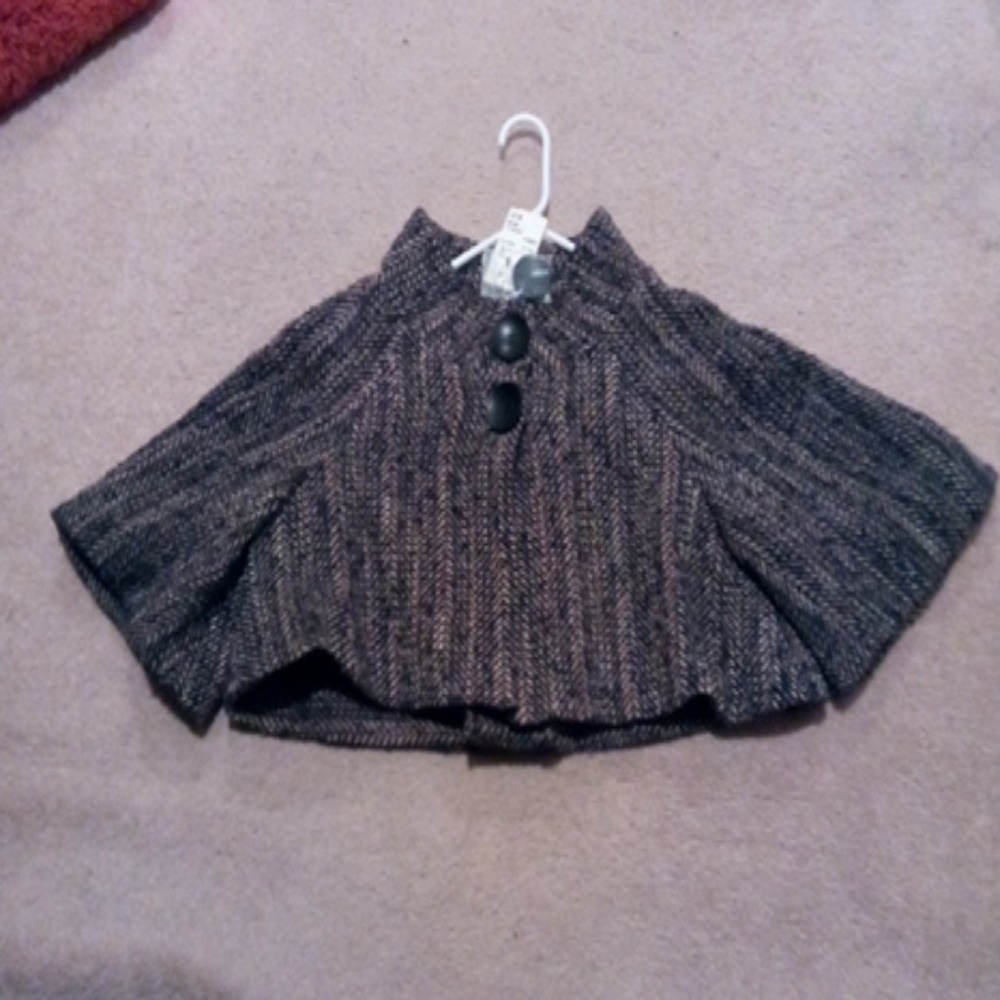 Cape - Picture 2 of 4